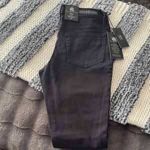 Rock &  Republic black Jeans size 6 in seam 29 nwt